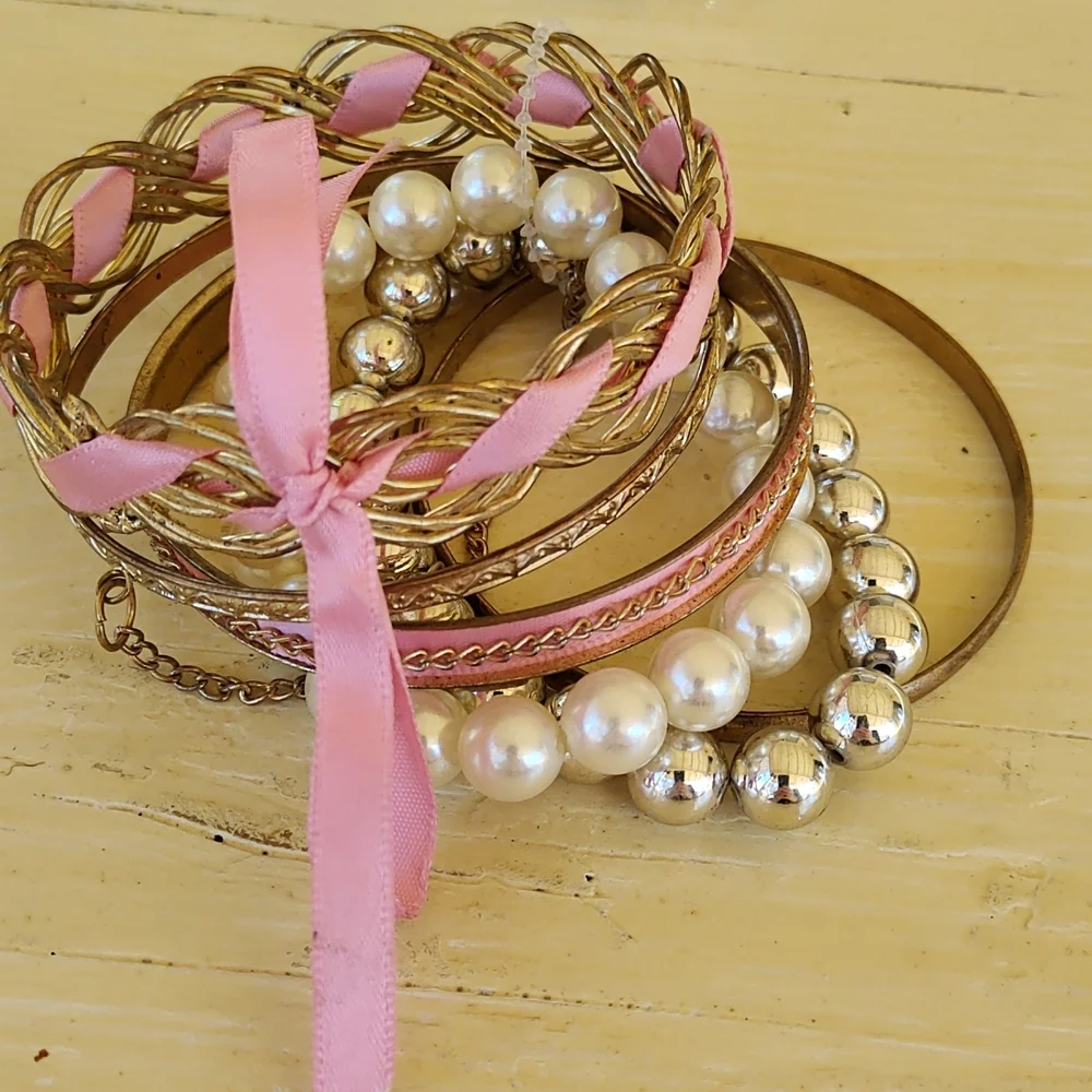 🖐️FREE🖐️ 4 bracelet sets